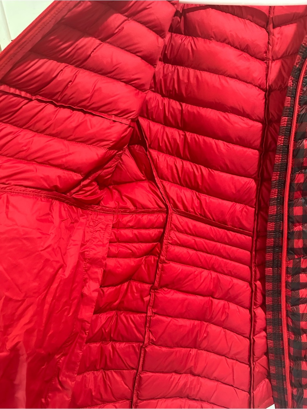 Lands' End Red and Black Buffalo Plaid Puffer Jacket with Hood packable - Picture 6 of 6